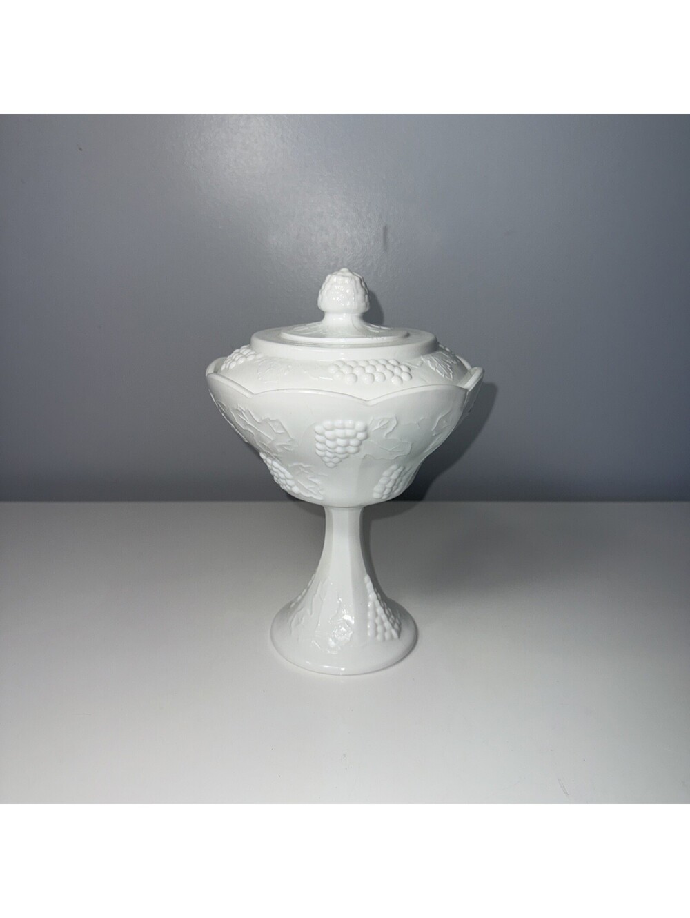 VTG Indiana Glass Harvest Grape Milk Glass Pedestal Compote w/Handled Lid EUC